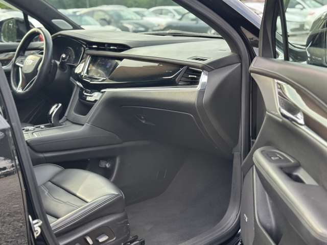 Cadillac XT6 9