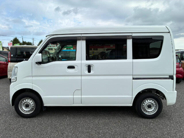 Nissan NV100 Clipper 11