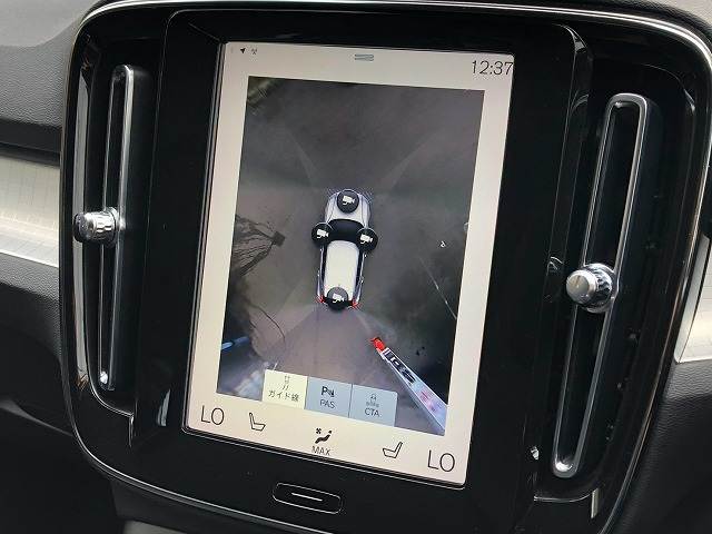 Volvo XC40 4