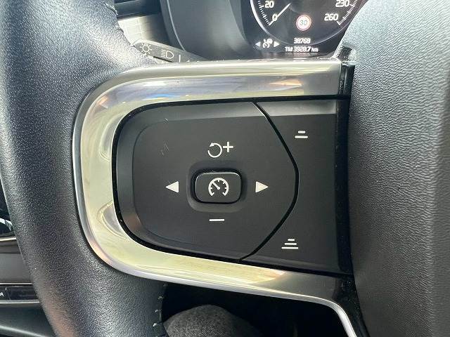 Volvo XC40 10