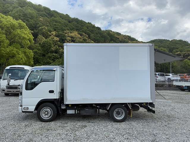Isuzu Elf 11