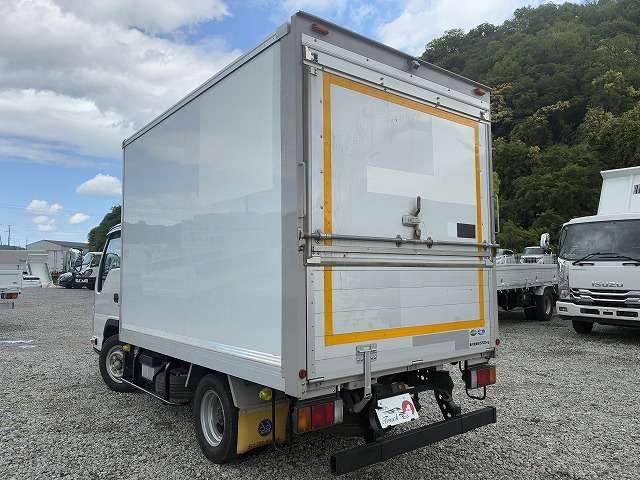Isuzu Elf 6
