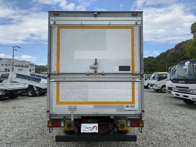 Isuzu Elf 7