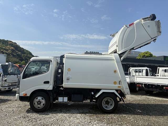 Hino Dutro 11