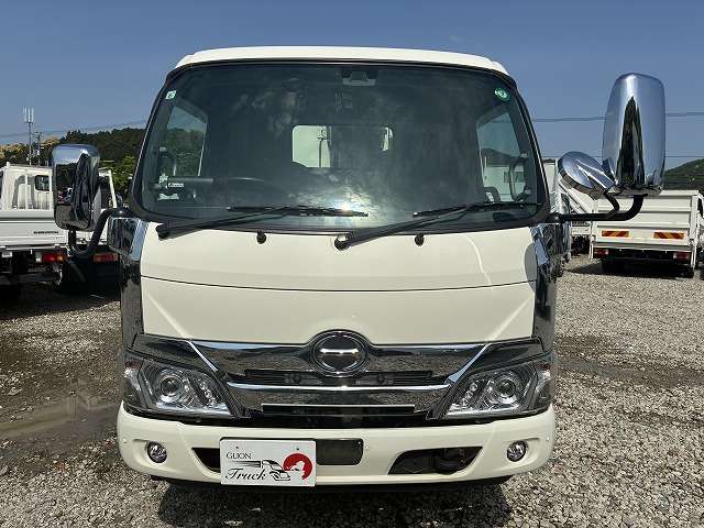 Hino Dutro 2