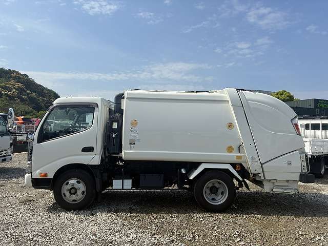 Hino Dutro 4