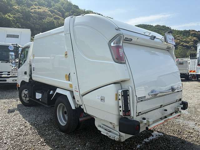 Hino Dutro 6