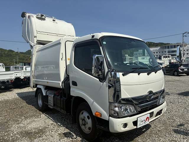 Hino Dutro 10