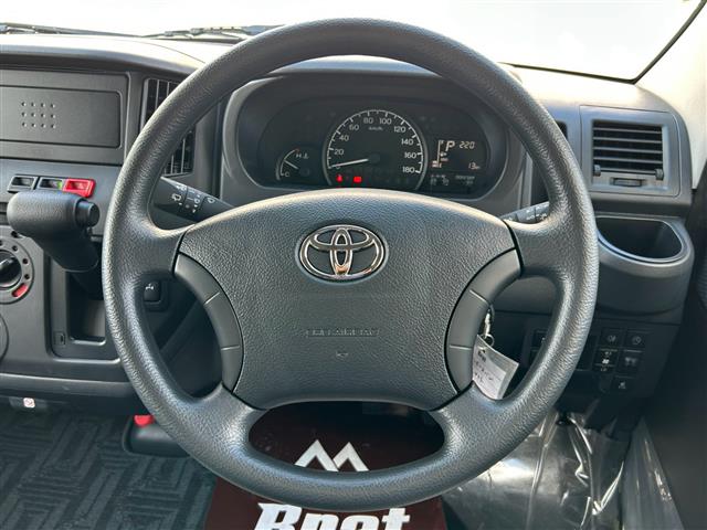 Toyota Town Ace Van 8