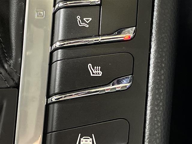 Porsche Macan 8