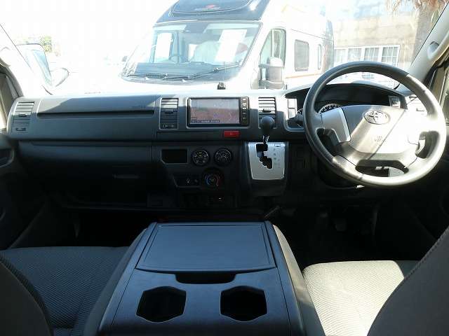 Toyota Hiace Van 3