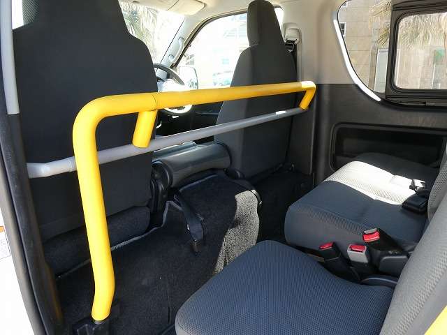 Toyota Hiace Van 6