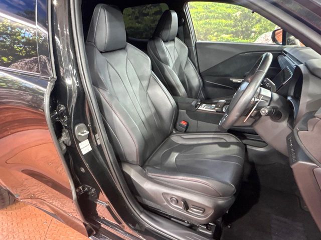 Lexus LBX 8