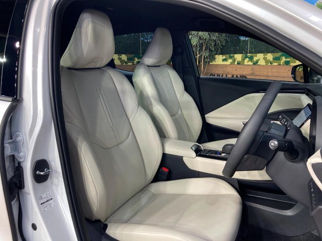 Lexus LBX 8