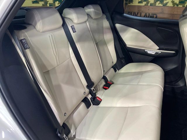 Lexus LBX 9