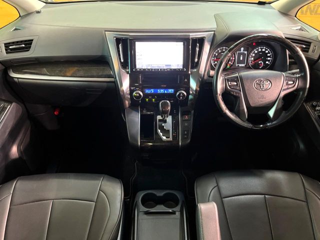 Toyota Alphard 2