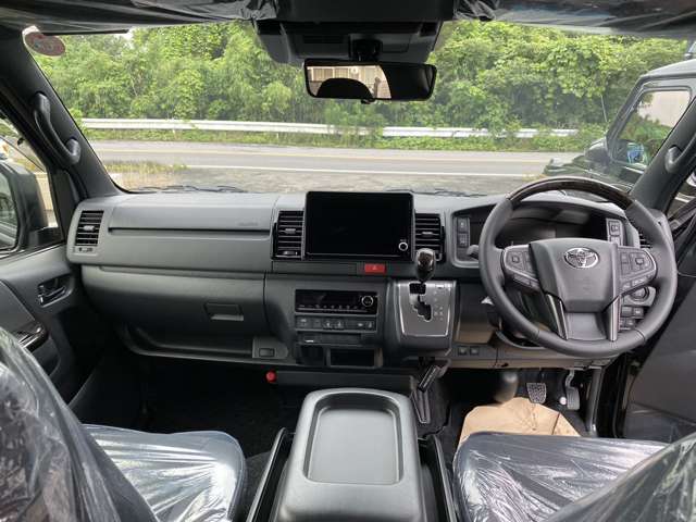 Toyota Hiace Van 3