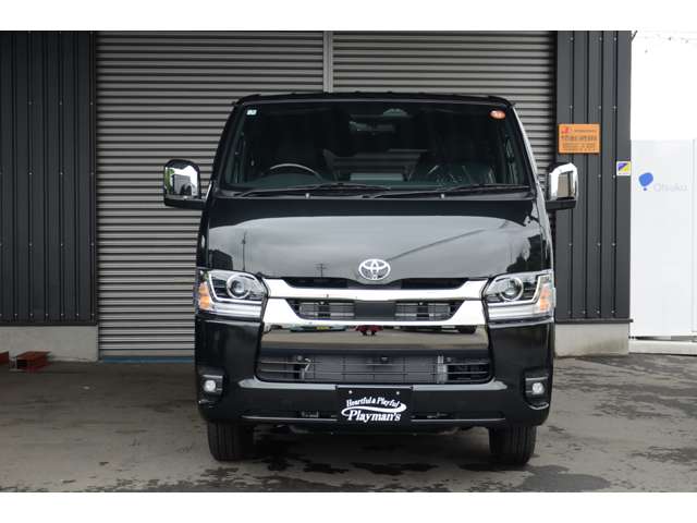 Toyota Hiace Van 5