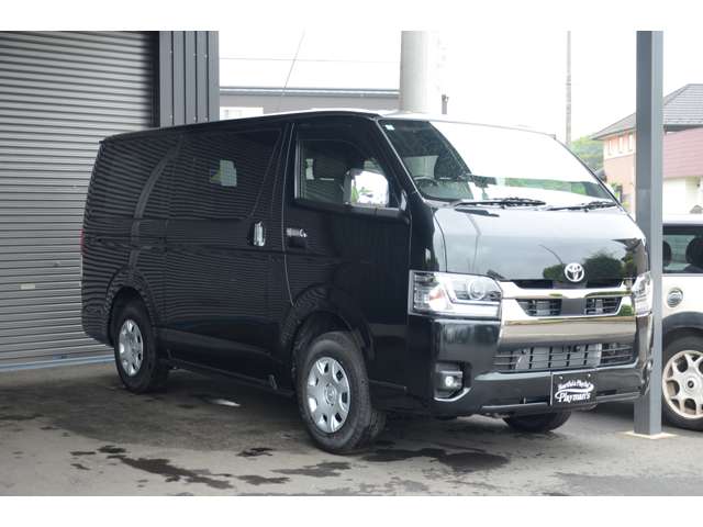 Toyota Hiace Van 6