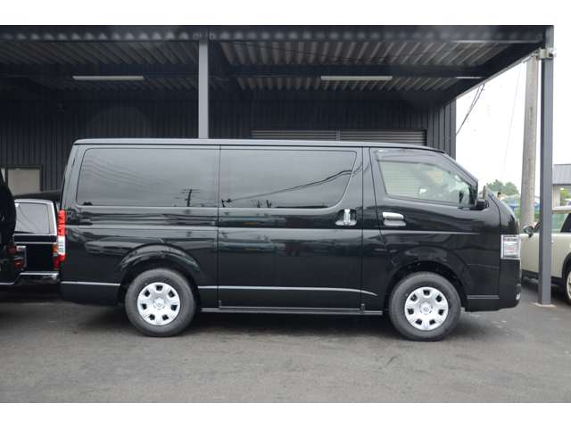 Toyota Hiace Van 7