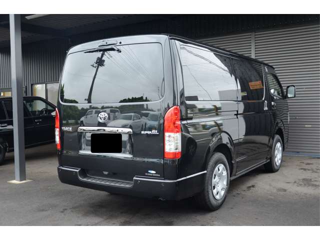 Toyota Hiace Van 8