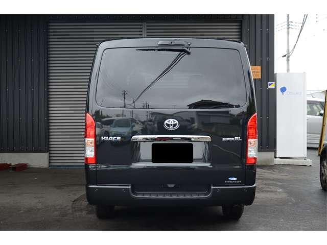 Toyota Hiace Van 9