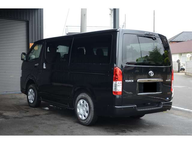 Toyota Hiace Van 10