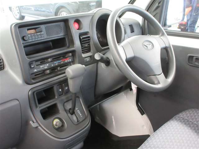 Daihatsu Hijet Cargo 11
