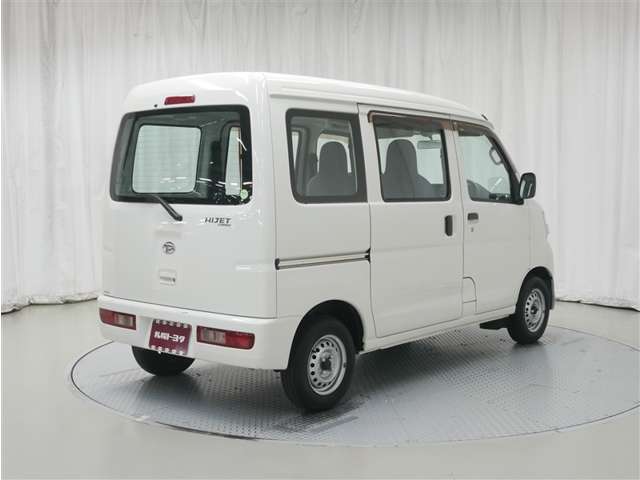 Daihatsu Hijet Cargo 3