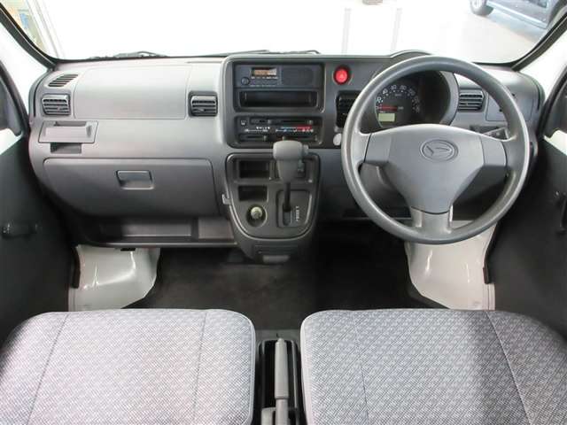 Daihatsu Hijet Cargo 7