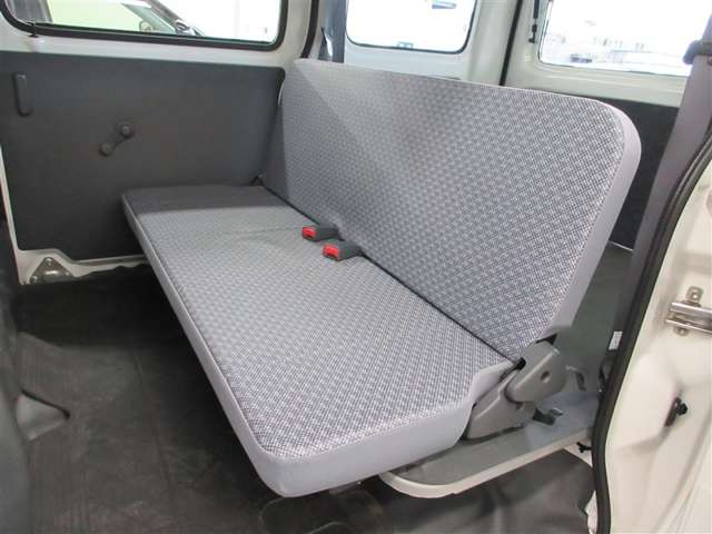 Daihatsu Hijet Cargo 9