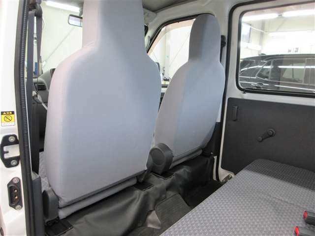Daihatsu Hijet Cargo 10