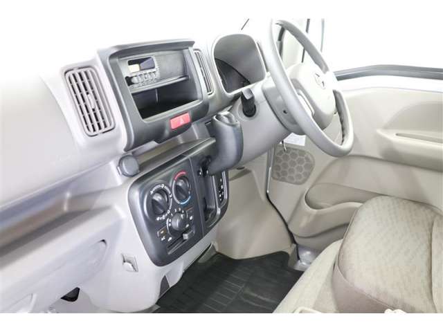 Nissan NV100 Clipper 7