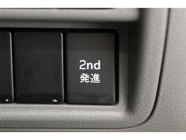 Nissan NV100 Clipper 12