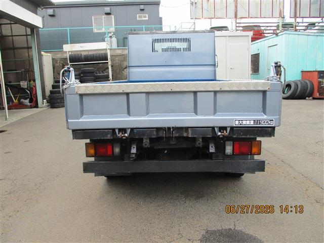 Isuzu Elf 7
