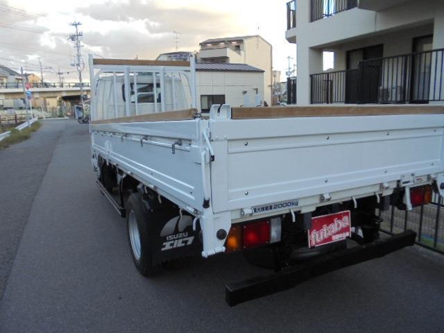 Isuzu Elf 7
