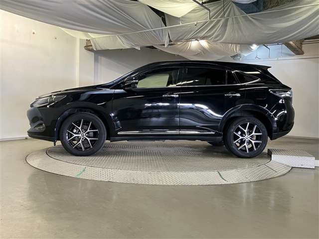 Toyota Harrier 4