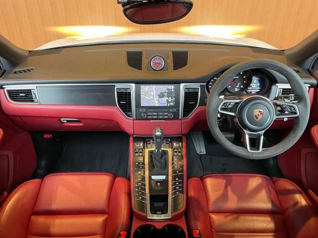 Porsche Macan 6