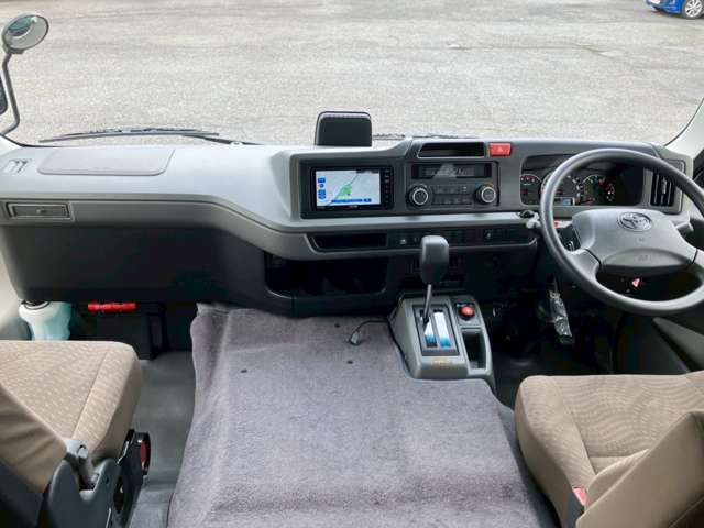 Toyota Coaster 11