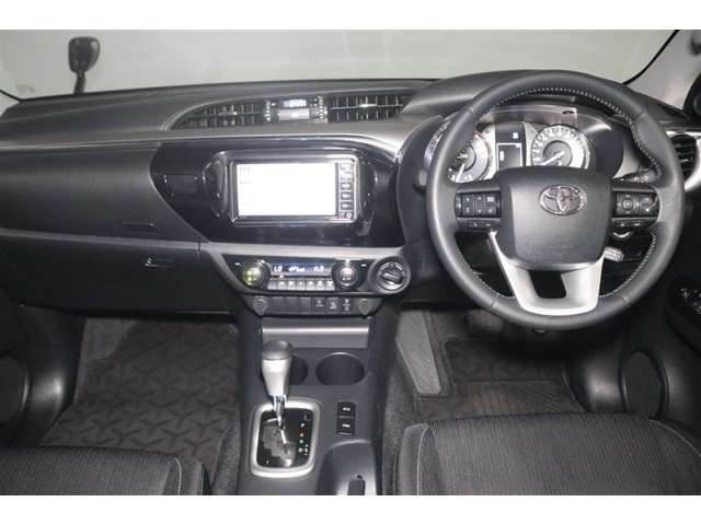 Toyota Hilux 2