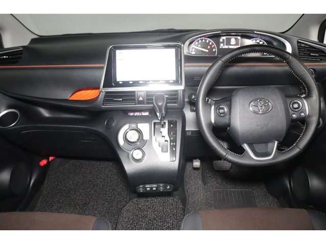 Toyota Sienta 2