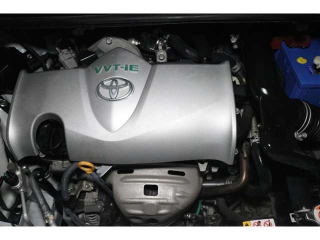 Toyota Sienta 4
