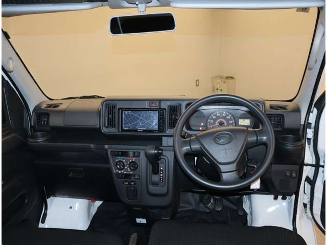 Daihatsu Hijet Cargo 5
