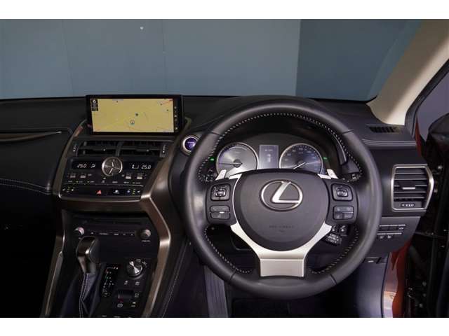 Lexus NX 3