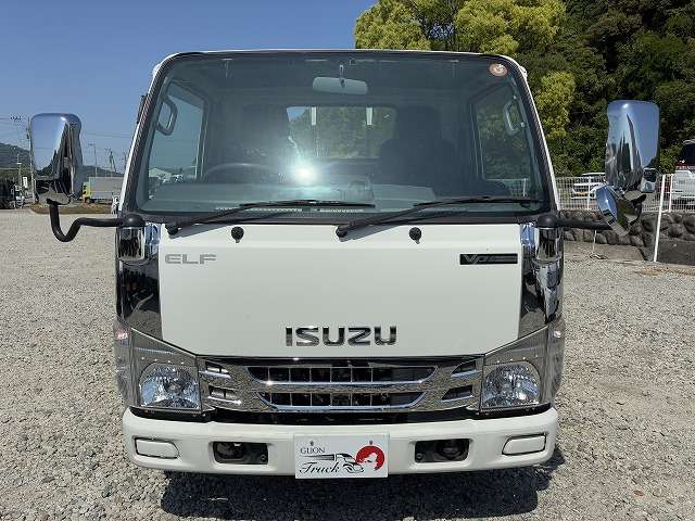 Isuzu Elf 2