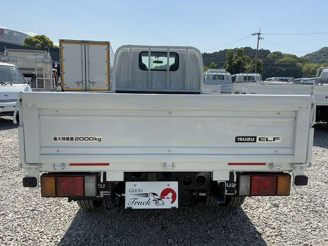 Isuzu Elf 7