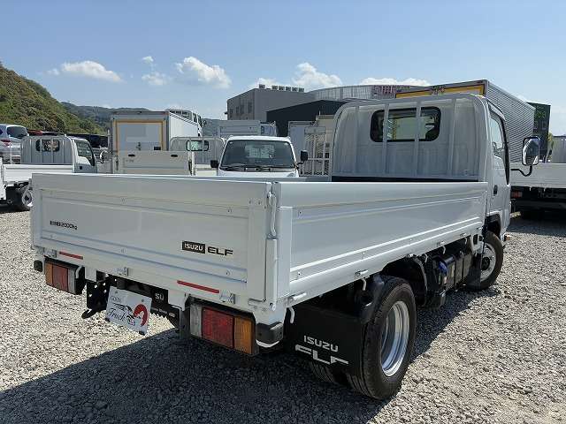 Isuzu Elf 8