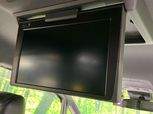 Toyota Noah 5