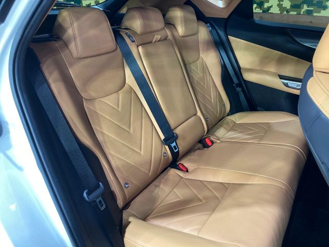 Lexus NX 9