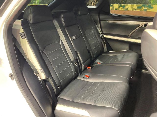 Lexus RX 9